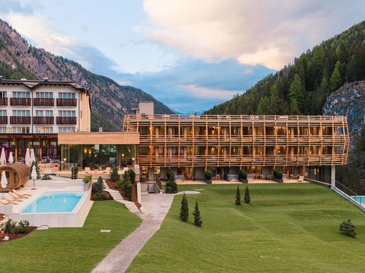 1_-_Hotel_Bella_Vista_-_Trafoi_Totale.jpg